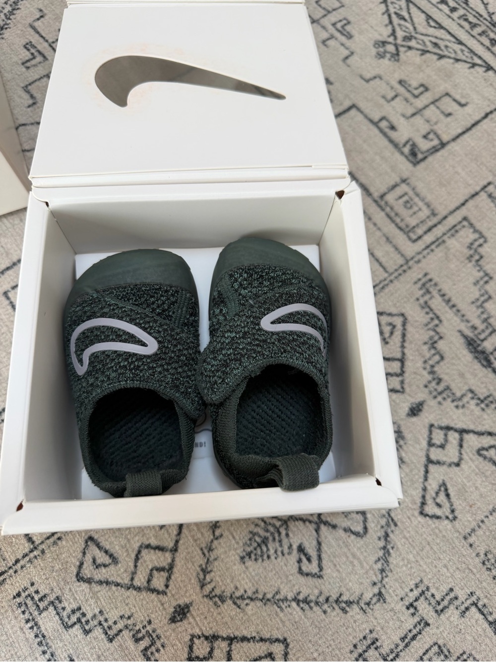 Nike Swoosh 1 Baby/Toddler Shoes in Green size 4c
